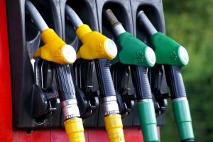 Россияне попросили изменить правила формирования цен на бензин