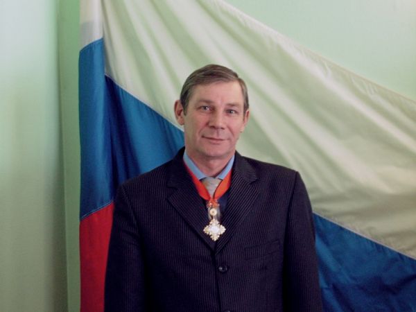 «Порядочный богатый человек не может быть счастливым, если вокруг разруха»