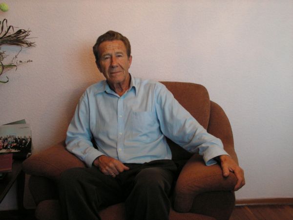 Андрей Дементьев |  «Сюда с радостью ехали со всего Союза»