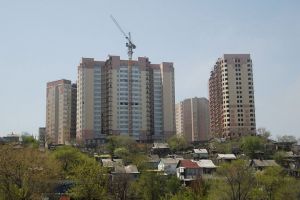 Бедные приморцы: сколько надо копить на квартиру?