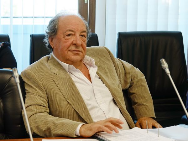 «Создай что-то в жизни сам, не пользуясь только партией»