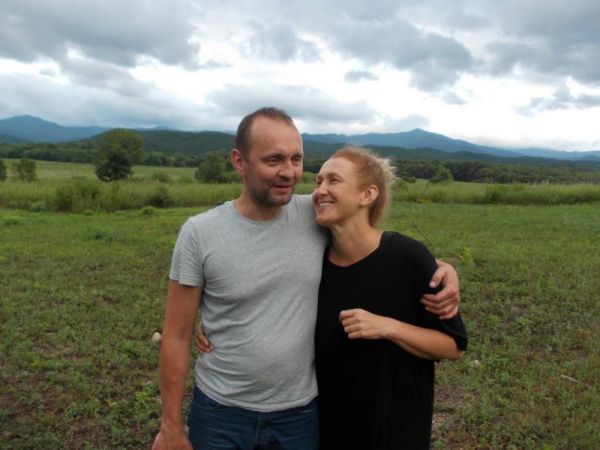Александр Бутенко, глава крестьянско-фермерского хозяйства, руководитель проекта «Дальневосточный виноградарь». Родился в Находке в 1966 г., окончил школу № 3. Высшее образование — ДВВИМУ, инженер-судоводитель (выпуск 1989 г.). Работа в ДВМП — 1989–1993 гг., последние 20 лет занимается предпринимательской деятельностью. Фото: предоставил А. Бутенко |  «Если с «амурским прорывом» не получится, перепрофилирую землю»