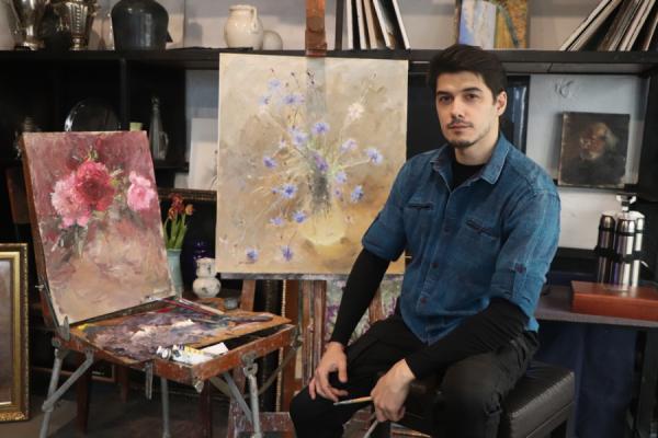 Андрей Бондарь, приморский художник, основатель студии «Atenebris», основатель арт-пространства «Корпус». Родился 3 сентября 1990 г. в п. Усть-Среднекан Магаданской области. Образование – Владивостокское художественное училище (2007-2011). ФОТО: Е. Дымова |  «Настоящее искусство легко отличить от халтуры»