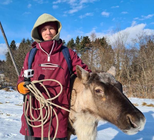 Алексей Ткаченко родился в 1990 г. в Южно-Сахалинске. Работал продавцом-консультантом, менеджером, поваром, пекарем. Развивал разные бизнесы — от рекламного до благоустройства захоронений. В 2018 г. основал питомник ездовых собак и туристический комплекс Aina-tour. Сегодня это одно из самых популярных мест на острове Сахалин для ценителей эко-туризма. ФОТО: предоставил А. Ткаченко |  «Ездовой спорт – это как легкая атлетика»
