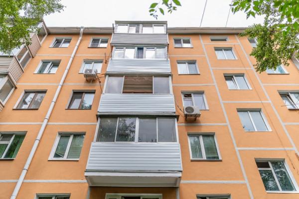 Во Владивостоке идут работы по обновлению фасадов жилых домов